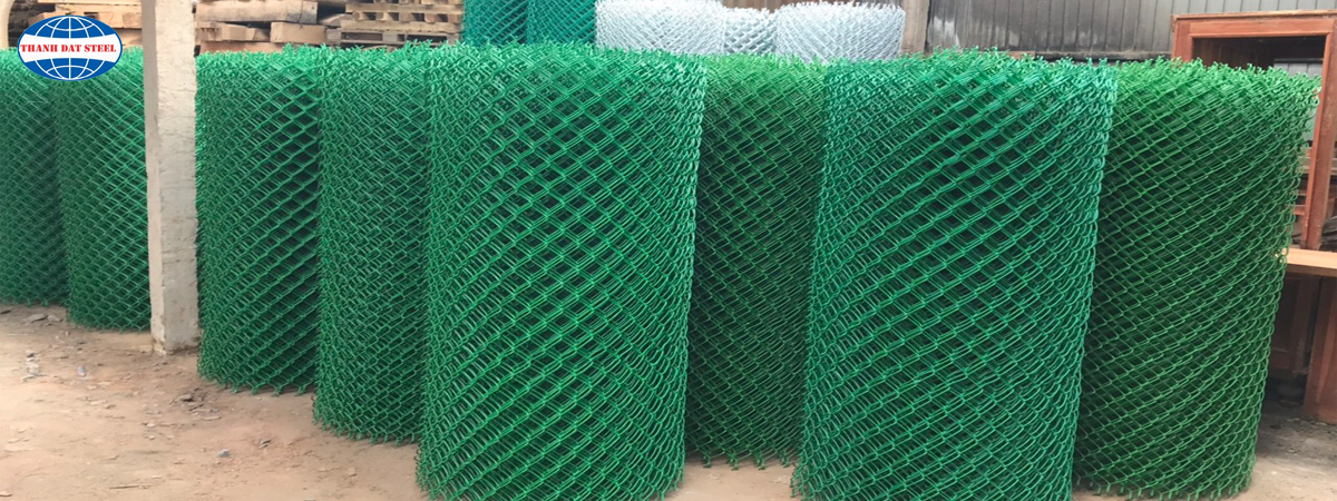 Sản phẩm lưới B40 bọc nhựa màu xanh